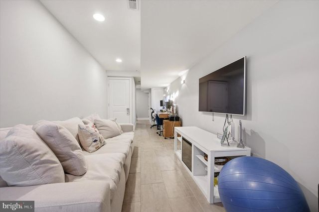 2512 COLLINS ST, Philadelphia, PA 19125