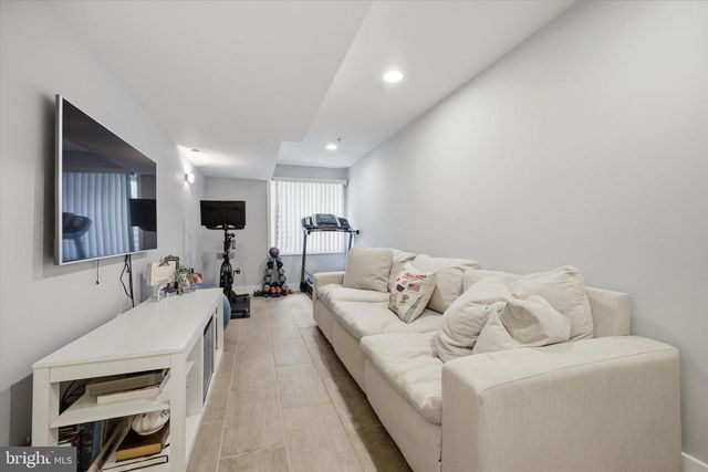 2512 COLLINS ST, Philadelphia, PA 19125