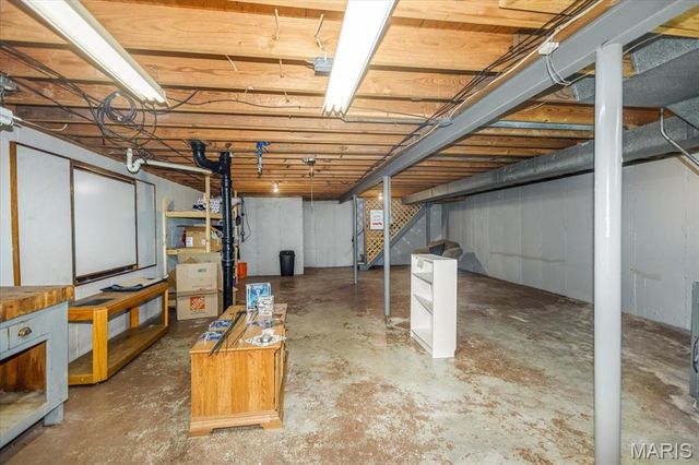 5239 Ville Anita Court, Hazelwood, MO 63042