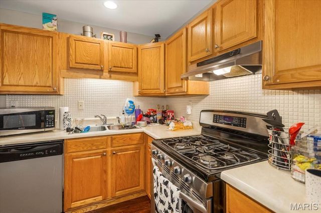 5239 Ville Anita Court, Hazelwood, MO 63042