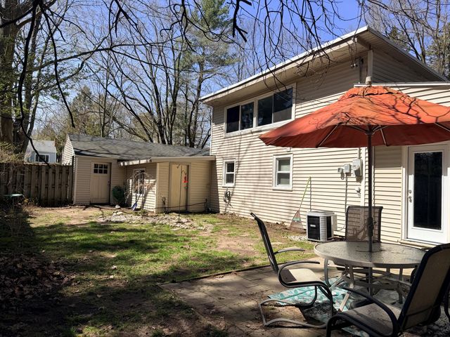 17684 Robbins Road, Grand Haven Twp, MI 49417