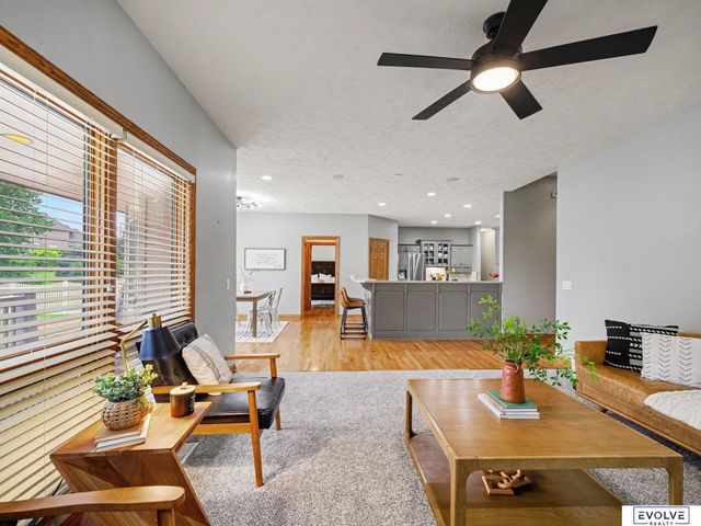 4003 Fox Ridge Circle, Bellevue, NE 68123
