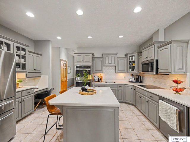 4003 Fox Ridge Circle, Bellevue, NE 68123