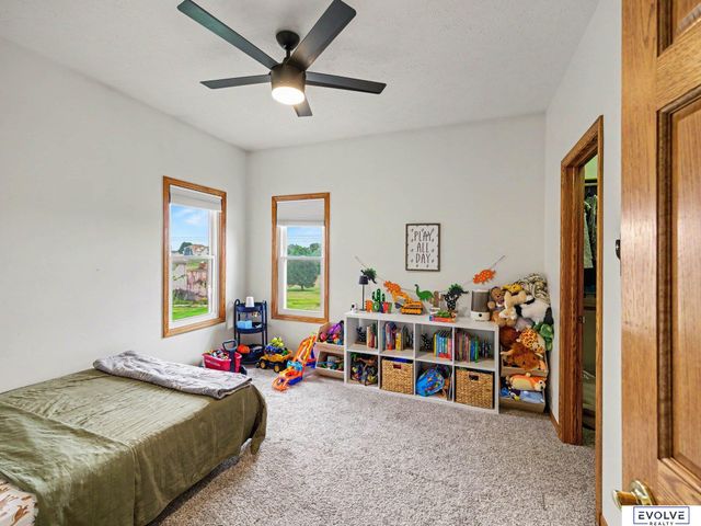 4003 Fox Ridge Circle, Bellevue, NE 68123