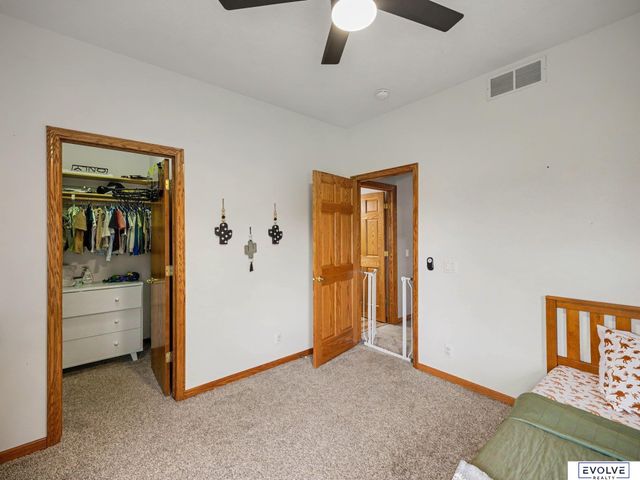 4003 Fox Ridge Circle, Bellevue, NE 68123