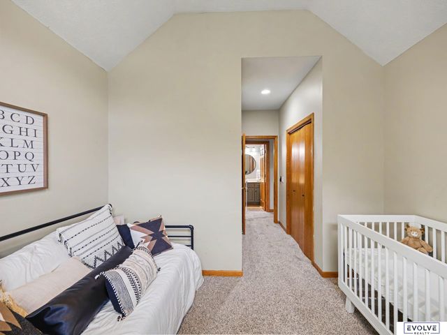 4003 Fox Ridge Circle, Bellevue, NE 68123