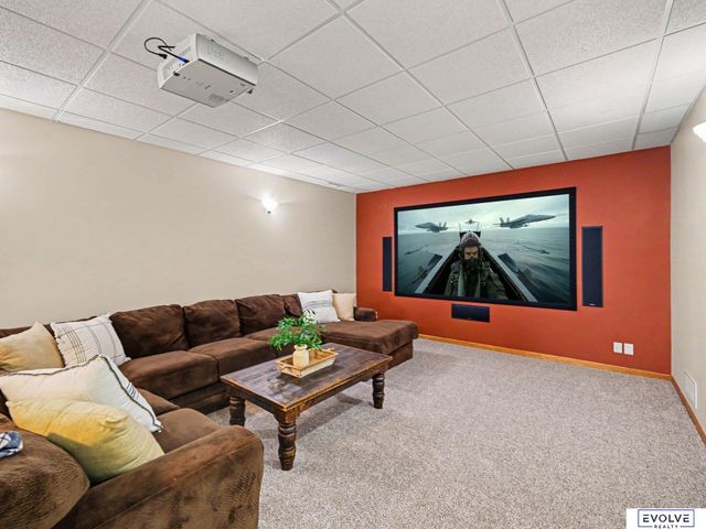 4003 Fox Ridge Circle, Bellevue, NE 68123