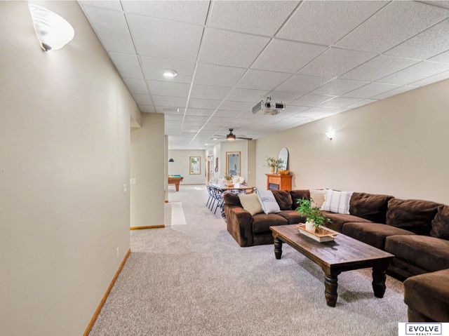 4003 Fox Ridge Circle, Bellevue, NE 68123