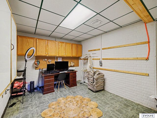 4003 Fox Ridge Circle, Bellevue, NE 68123