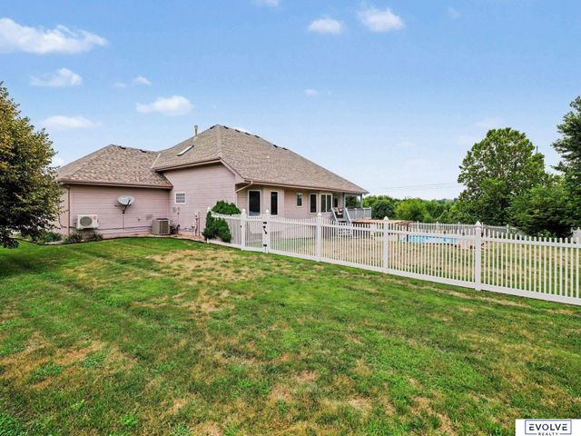 4003 Fox Ridge Circle, Bellevue, NE 68123