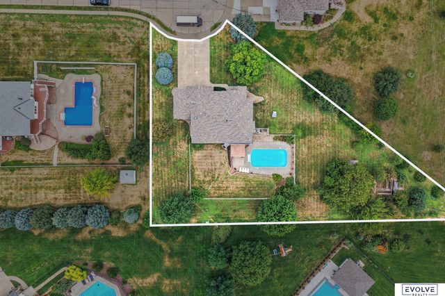 4003 Fox Ridge Circle, Bellevue, NE 68123