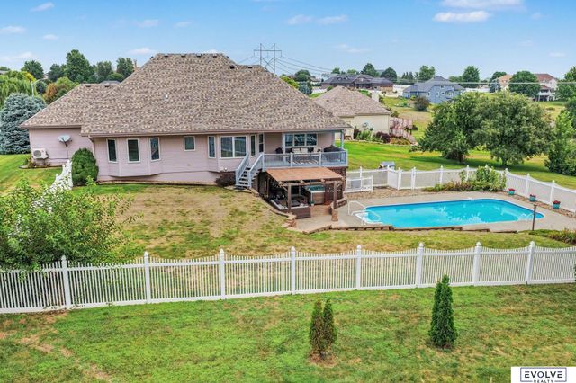 4003 Fox Ridge Circle, Bellevue, NE 68123