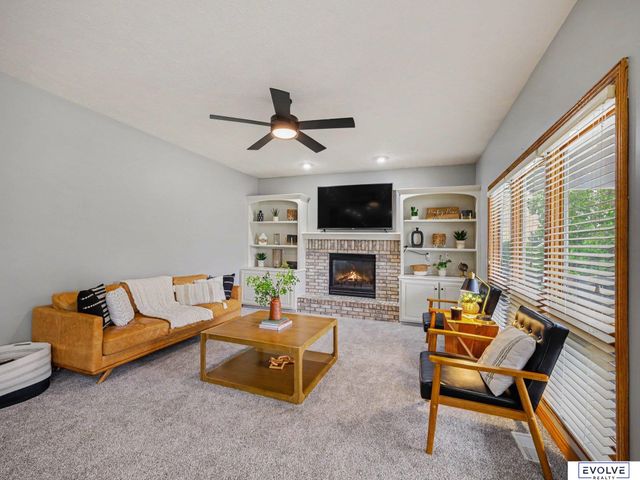 4003 Fox Ridge Circle, Bellevue, NE 68123