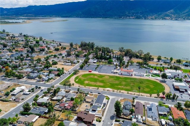 206 Silver, Lake Elsinore, CA 92530