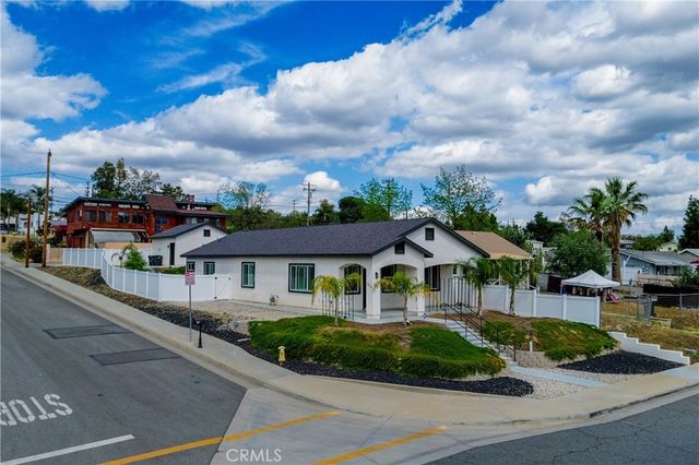 206 Silver, Lake Elsinore, CA 92530