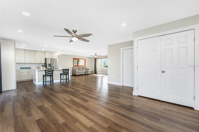 72 OAKLAND HILLS COURT, Rotonda West, FL 33947