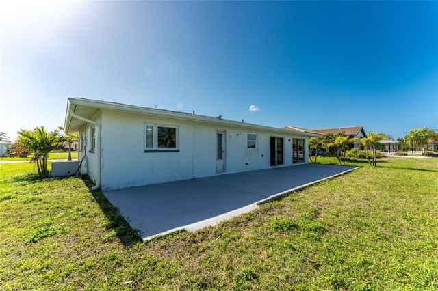 72 OAKLAND HILLS COURT, Rotonda West, FL 33947