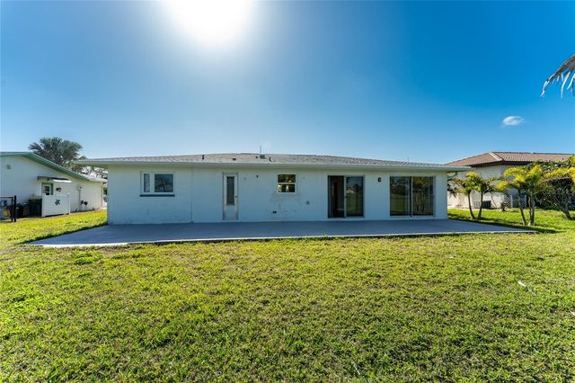 72 OAKLAND HILLS COURT, Rotonda West, FL 33947
