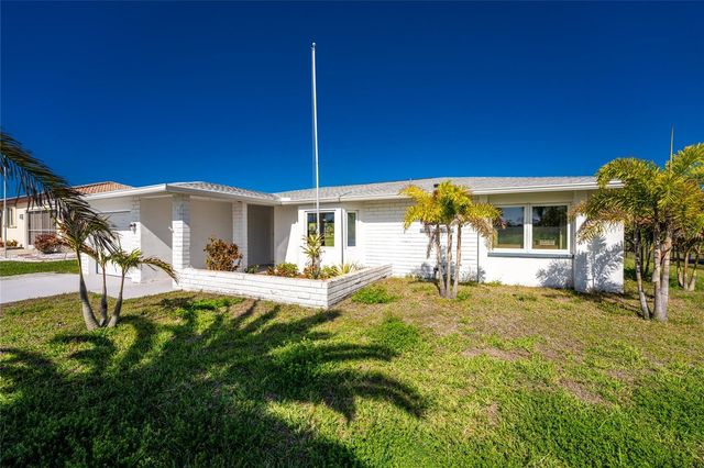 72 OAKLAND HILLS COURT, Rotonda West, FL 33947