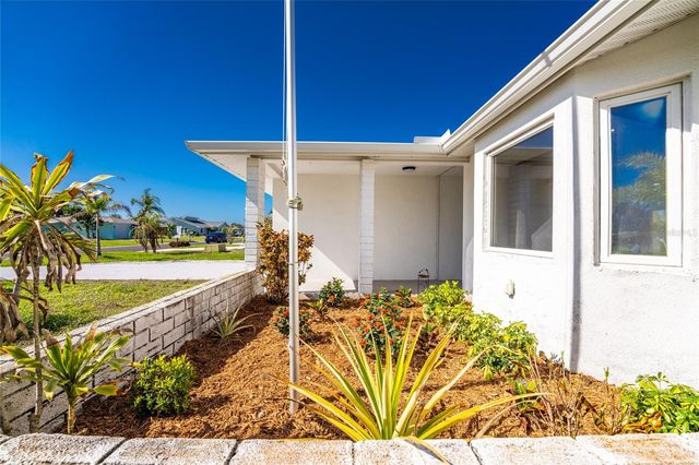 72 OAKLAND HILLS COURT, Rotonda West, FL 33947