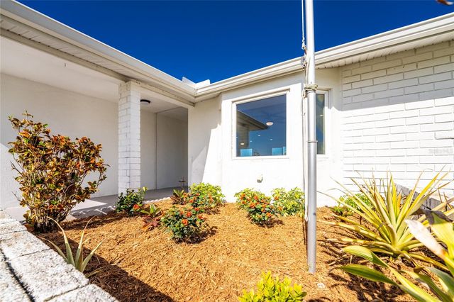 72 OAKLAND HILLS COURT, Rotonda West, FL 33947