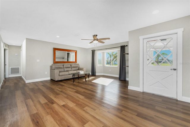 72 OAKLAND HILLS COURT, Rotonda West, FL 33947