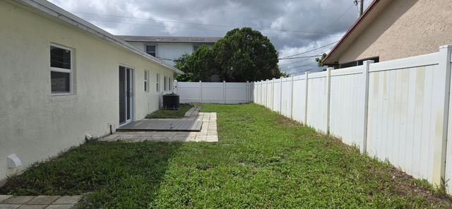 303 SW 33RD Terrace, Deerfield Beach, FL 33442