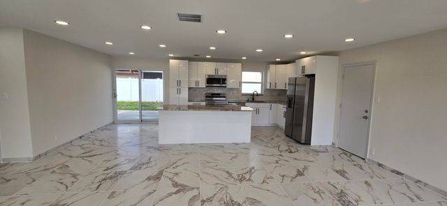 303 SW 33RD Terrace, Deerfield Beach, FL 33442