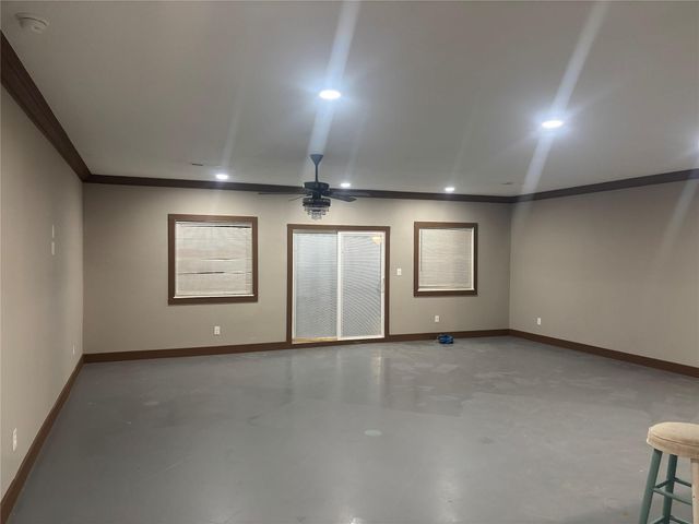 9480 Plum Grove Road, Cleveland, TX 77327