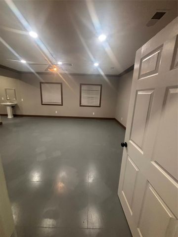 9480 Plum Grove Road, Cleveland, TX 77327