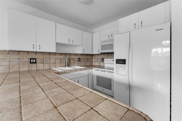 6350 SW 139th Ave, Miami, FL 33183