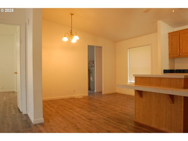 49545 MCKENZIE Hwy, Vida, OR 97488