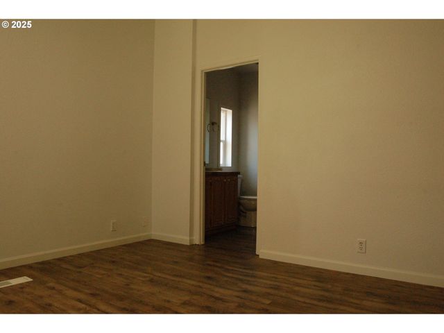 49545 MCKENZIE Hwy, Vida, OR 97488