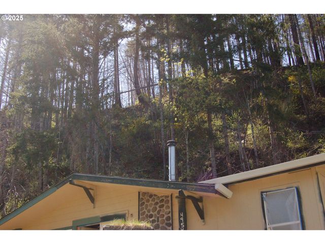 49545 MCKENZIE Hwy, Vida, OR 97488