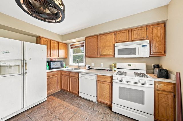 18799 Koester Street, Riverview, MI 48193