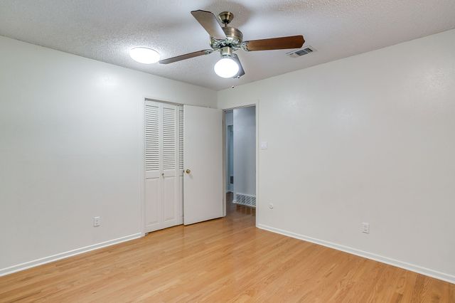 8520 Marys Creek Drive, Benbrook, TX 76116