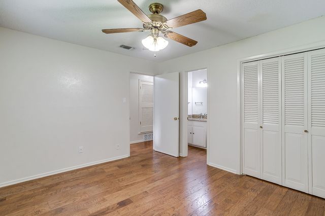 8520 Marys Creek Drive, Benbrook, TX 76116