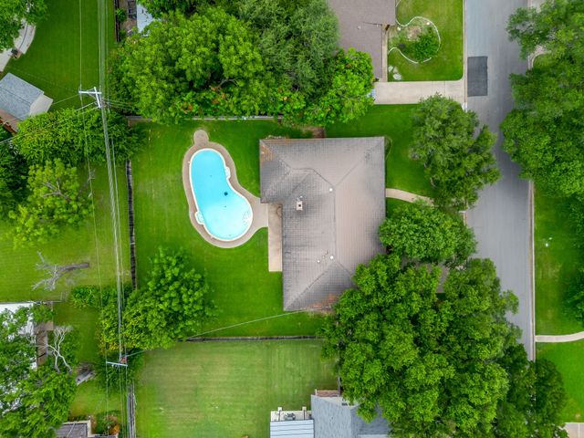 8520 Marys Creek Drive, Benbrook, TX 76116