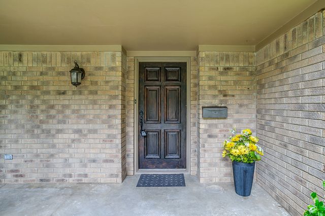8520 Marys Creek Drive, Benbrook, TX 76116