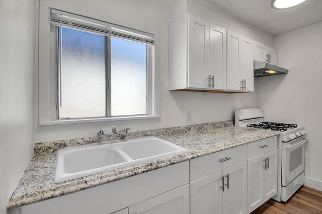 7953 55 Lansing Dr, Lemon Grove, CA 91945