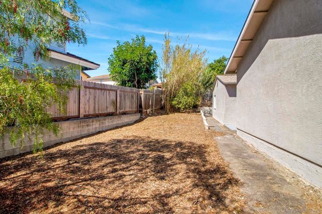 7953 55 Lansing Dr, Lemon Grove, CA 91945
