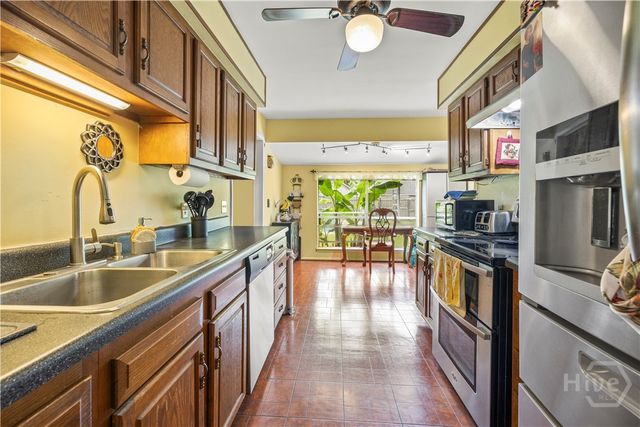 10524 Gray Fox Way, Savannah, GA 31406