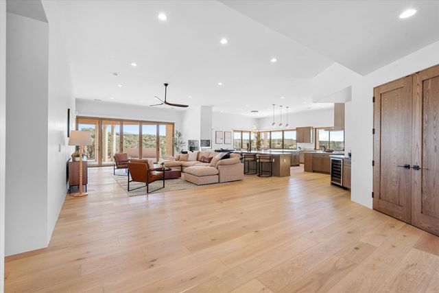 2 Calle Ventoso W, Santa Fe, NM 87506