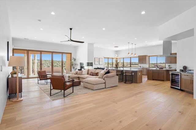 2 Calle Ventoso W, Santa Fe, NM 87506