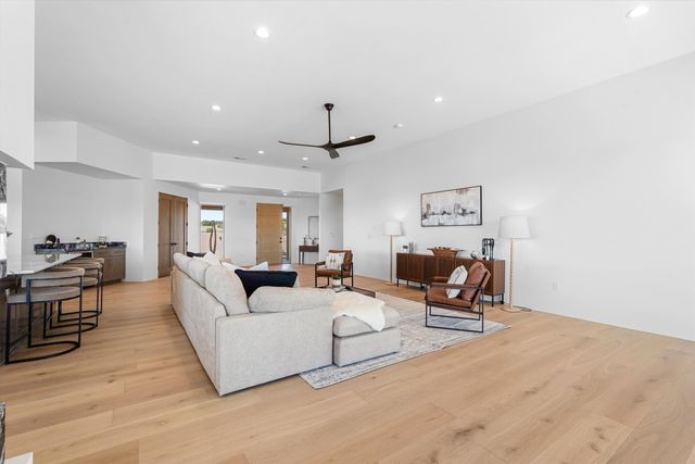 2 Calle Ventoso W, Santa Fe, NM 87506