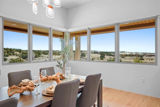 2 Calle Ventoso W, Santa Fe, NM 87506