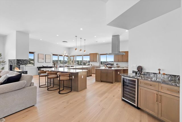 2 Calle Ventoso W, Santa Fe, NM 87506