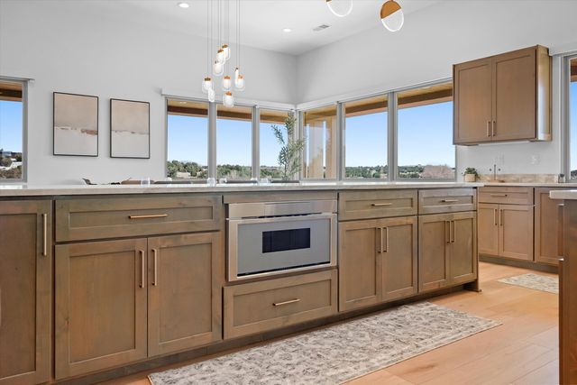 2 Calle Ventoso W, Santa Fe, NM 87506