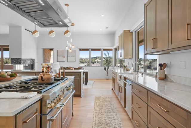 2 Calle Ventoso W, Santa Fe, NM 87506