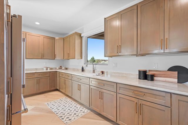 2 Calle Ventoso W, Santa Fe, NM 87506